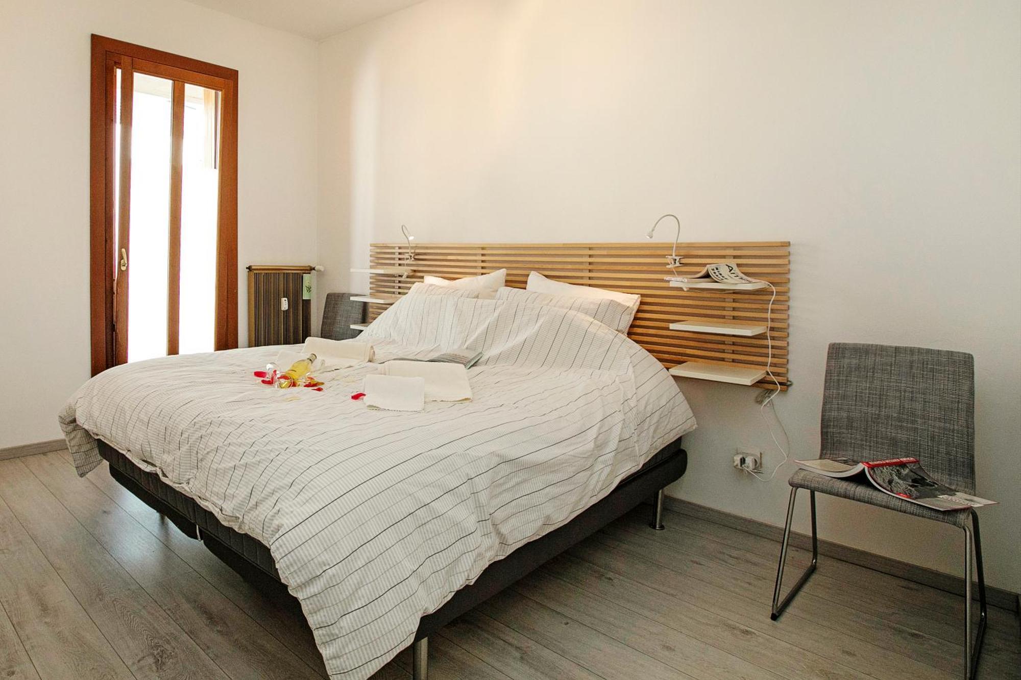 Spiaggia Azzurro -Lakeside With Terrace - Happy Rentals ตอสโกลาโน มาแดร์โน ภายนอก รูปภาพ