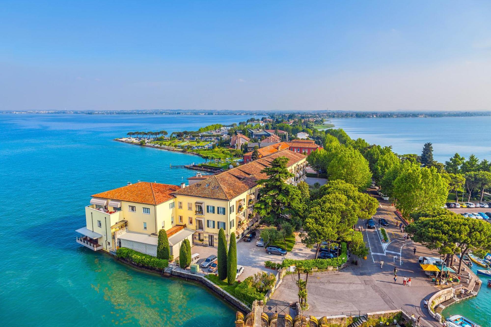 Spiaggia Azzurro -Lakeside With Terrace - Happy Rentals ตอสโกลาโน มาแดร์โน ภายนอก รูปภาพ